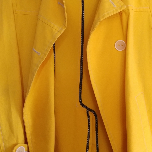 Gap Jacket, yellow, L, barely worn. - Picture 6 of 6